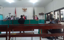 Sidang Kasus Sate Beracun: Penasehat Hukum Minta Nani Dibebaskan