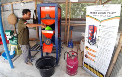 Dapat Bantuan Mesin, Peternak Bisa Produksi dan Jual Pakan Mandiri