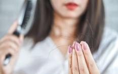 Jadi Penyebab Rambut Rontok, Hindari Makanan Ini 