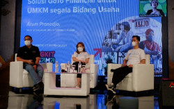 Masyarakat Diminta Selektif Memilih Pinjol, Pastikan Terdaftar di OJK!