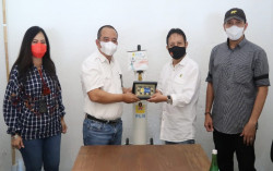 PLN Bantu Tabung Oksigen PWI Jateng