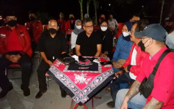 Hasto Desak Aparat Tuntaskan Kasus Meninggalnya Satgas PDIP