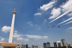 HUT ke-76 TNI Dimeriahkan Atraksi 18 Pesawat Tempur