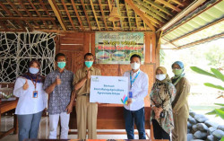 Agrowisata Krisan Kulonprogo Terima Bantuan PLN Peduli