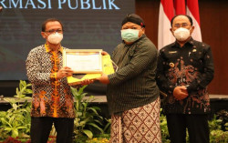 Kalurahan Karangsari Kulonprogo Raih Prestasi Berkat Madu Sari