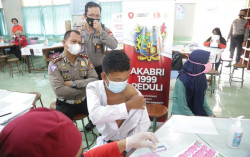 Tetap Prokes, Alumni Akabri 99 Sukses Gelar Baksos dan Vaksinasi