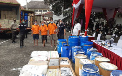 Obat Ilegal 4 Truk dari Pabrik di Sleman dan Bantul Dimusnahkan