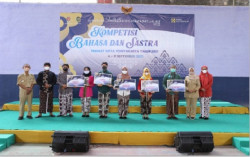Membangkitkan Sastra di Kalangan Anak Muda Lewat Kompetisi 