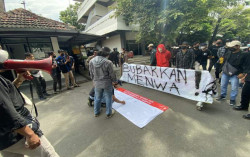 Peserta Diksar Tewas, Mahasiswa UMS Unjuk Rasa Tuntut Bubarkan Menwa