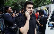 Jonathan Frizzy dan Dhena Devanka Tetap Serumah selama Proses Cerai?