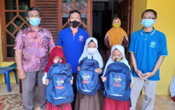Belasan Banti Asuhan Dibantu Paket Kebutuhan Anak 