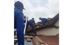 Warga Miliran Tewas Tersengat Listrik
