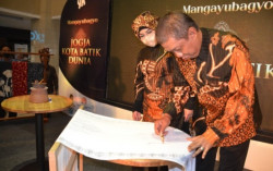 100 Warga Membatik di Acara Jogja Membatik Dunia