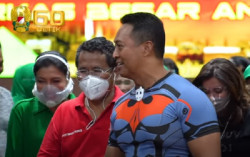Begini Aksi Andika Perkasa Ajari Hotman Paris Olahraga