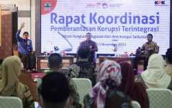 Ganjar Kumpulkan Bupati/Wali Kota dan Pimpinan DPRD, Ingatkan Tidak Korupsi