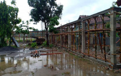 Pembangunan Los Pasar Unggas Sidomulyo Tunggu Pemasangan Atap