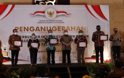 Gubernur DIY Sri Sultan HB X Menjadi Tokoh Keterbukaan Informasi Publik