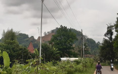 Pengeprasan dan Perumahan Ancam Geoheritage Bukit Intrusi di Godean