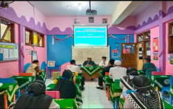 Profesor Imam Robandi Silaturahmi di SD Muhammadiyah Miliran