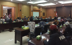 Puluhan Warga Kali Progo Mengadu ke DPD RI Terkait Dampak Buruk Penambangan