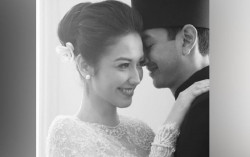 Unggah Foto dengan Seorang Pria, Artis Velove Vexia Dikabarkan Menikah