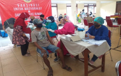 Warga Belum Vaksinasi Covid-19 Perlu Diberikan Edukasi