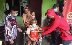 Vaksinasi Covid-19 Door to Door, BIN Kulonprogo Fasilitasi Warga di Perbukitan