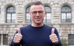Rangnick, Kandidat Kuat Pelatih Anyar MU Punya Kenangan Buruk di Inggris