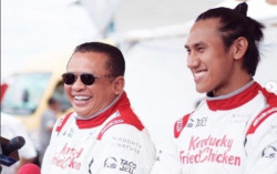 Bamsoet dan Sean Gelael Kecelakan di Sirkuit Meikarta