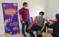 Sasar Pelajar dan Mahasiswa, AXIS Dukung Vaksinasi Covid-19 di Sumbar