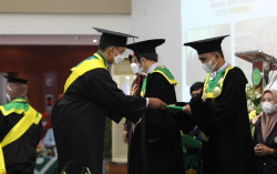 Unisa Yogyakarta Kembali Mewisuda 440 Mahasiswa secara Hybrid