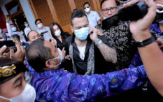 Jerinx SID Ditahan dalam Kasus Pengancaman Selebgram Adam Deni