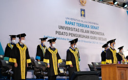 UII Kukuhkan 3 Guru Besar Bidang Ilmu Manajemen & Ekonomi Pembangunan