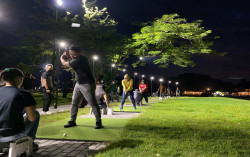 Hyatt Night Driving Range, Padukan Olahraga Golf dengan Konsep Tempat Nongkrong Kekinian