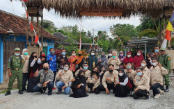 Mahasiswa Kembangkan Kampung Mompreneur 