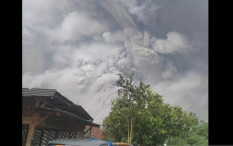 8 Orang Penambang Terjebak saat Gunung Semeru Meletus