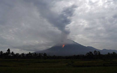 BNPB Kesulitan Evakuasi saat Semeru Meletus, Debu Tebal & Mobil 4x4 Tak Bisa Menembus
