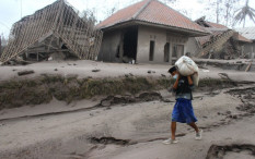 Pemerintah Beri Dana Tunggu Rp500.000 bagi Warga Semeru