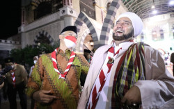 Obati Rindu, Ganjar-Habib Syech Bertemu dan Berselawat Bareng di Satu Panggung