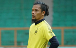 Salah Pakai Jersey, Kiper PSIS Didenda Rp10 Juta