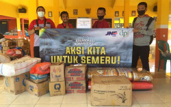 JNE Bantu Dirikan Dapur Umum dan Gratiskan Ongkos Kirim Bantuan Semeru