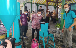 Atasi Masalah di Jogja, Peneliti Bikin Pemusnah Sampah hingga Sensor Kerusakan Jalan