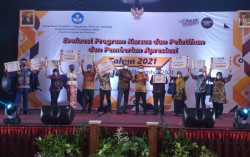 Terapkan Digitalisasi, Puluhan Lembaga Kursus & Pelatihan Diberi Penghargaan