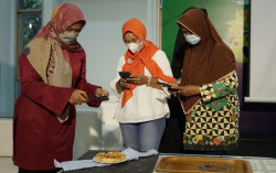 Pelaku UMKM Dilatih Fotografi hingga Pengelolaan Medsos