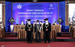 Komitmen Berkelanjutan UGM: 72 Tahun Berbakti dan Mengabdi untuk Bangsa