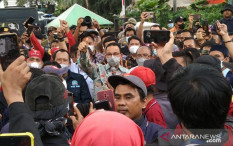 Naikkan UMP DKI 2022, Pakar Hukum: Anies Tidak Mungkin Dikenai Sanksi