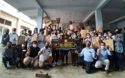 Jelang Natal, Panti Asuhan Bina Putra Dapat Donasi Baju Baru dari Matahari