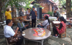 Relief Candi Borobudur Diceritakan ke Pengunjung Taman Pintar