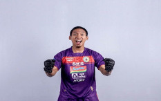 Kiper PSS, Ega Rizky Belum Bisa Lepas Gips