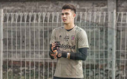 Gagalkan Penalti Pemain Singapura, Ini Profil Nadeo Argawinata Sang Kiper Indonesia